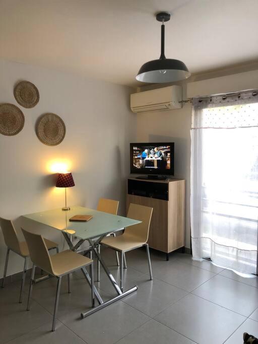 Apartment T2 Recent Climatise A 100m Du Port